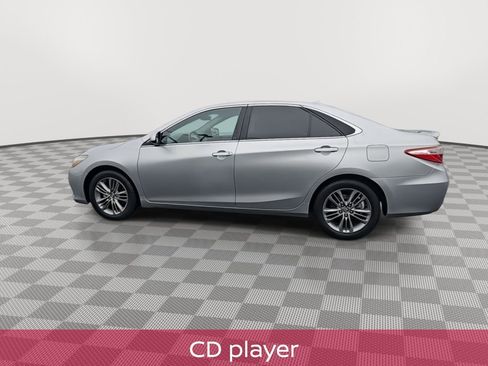 Used 2015 Toyota Camry SE image 5