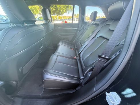 Certified 2025 Jeep Grand Cherokee Limited w/ Black Appearance Package image 26