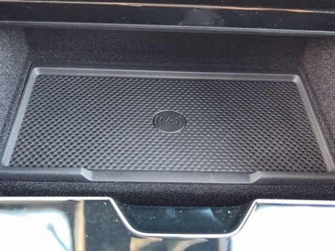Used 2025 Land Rover Range Rover Sport AWD/4WD image 14