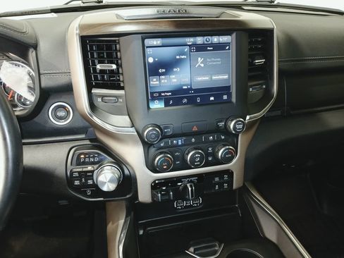 Used 2022 RAM 1500 Laramie AWD/4WD image 19