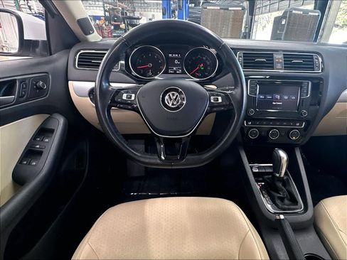 Used 2018 Volkswagen Jetta SEL FWD image 11