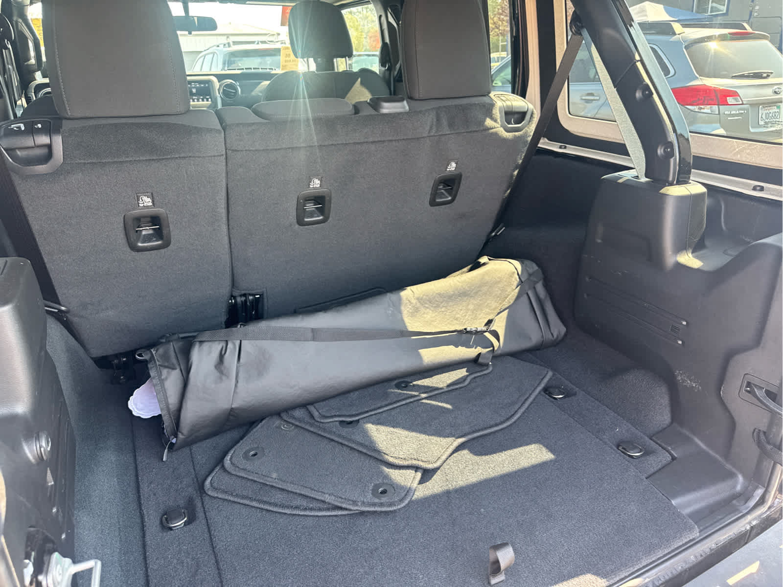 Used 2022 Jeep Wrangler Unlimited Sport AWD/4WD image 9
