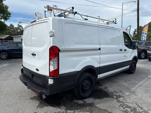 Used 2017 Ford Transit 250 130 Low Roof RWD image 5