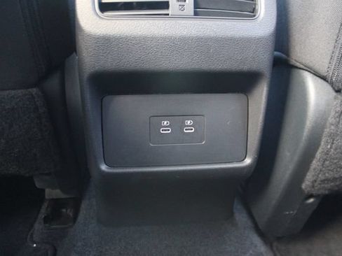 Used 2025 Nissan Rogue SV FWD image 29