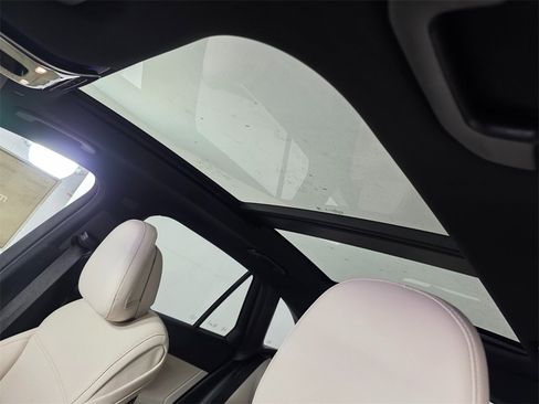 New 2026 Mercedes-Benz GLC 300 image 9