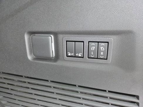 New 2026 GMC Yukon XL Denali w/ Sun & Power Step Package image 18