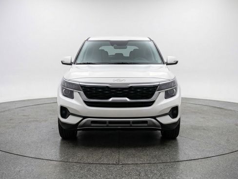 Used 2025 Kia Seltos S image 2