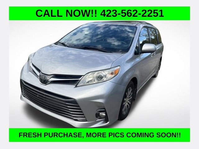 Used 2019 Toyota Sienna XLE Premium FWD image 1