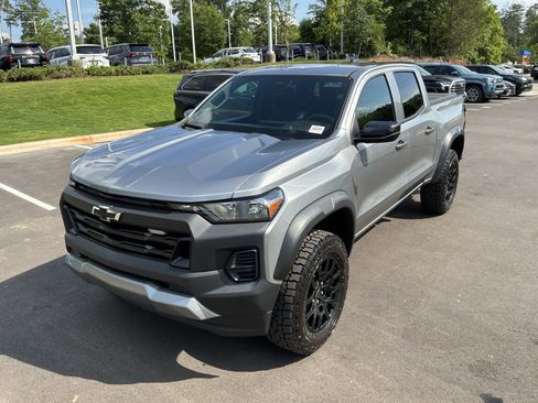 Used 2023 Chevrolet Colorado Trail Boss w/ Safety Package AWD/4WD image 5