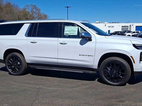 New 2026 Chevrolet Suburban Premier w/ Sun And Tow Package AWD/4WD image 4
