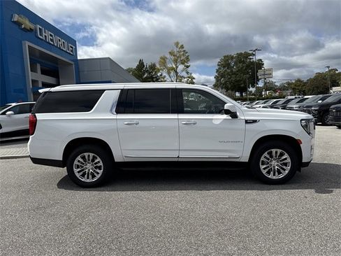 Used 2024 GMC Yukon XL SLT image 2