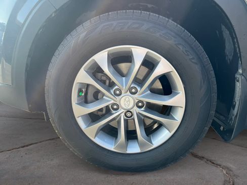 Used 2020 Hyundai Santa Fe SE image 14