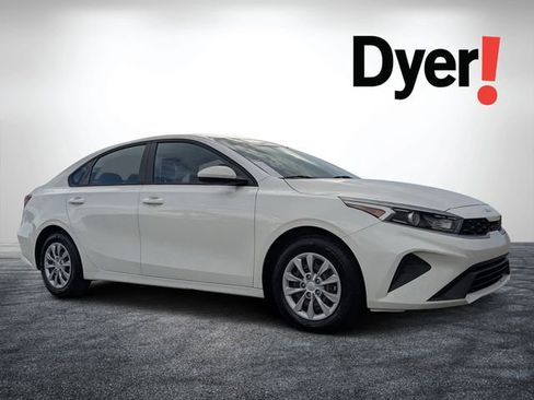 Certified 2022 Kia Forte Sedan FWD image 1