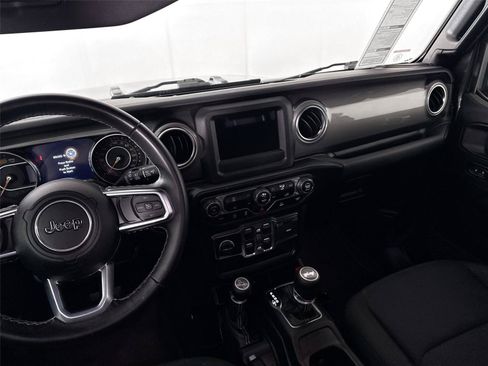 Used 2021 Jeep Wrangler Unlimited Sahara AWD/4WD image 31