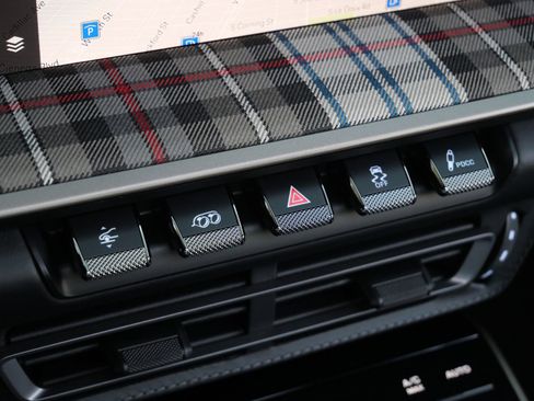 Used 2025 Porsche 911 Turbo AWD/4WD image 31