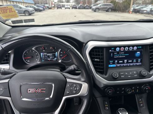 Used 2018 GMC Acadia SLE image 12