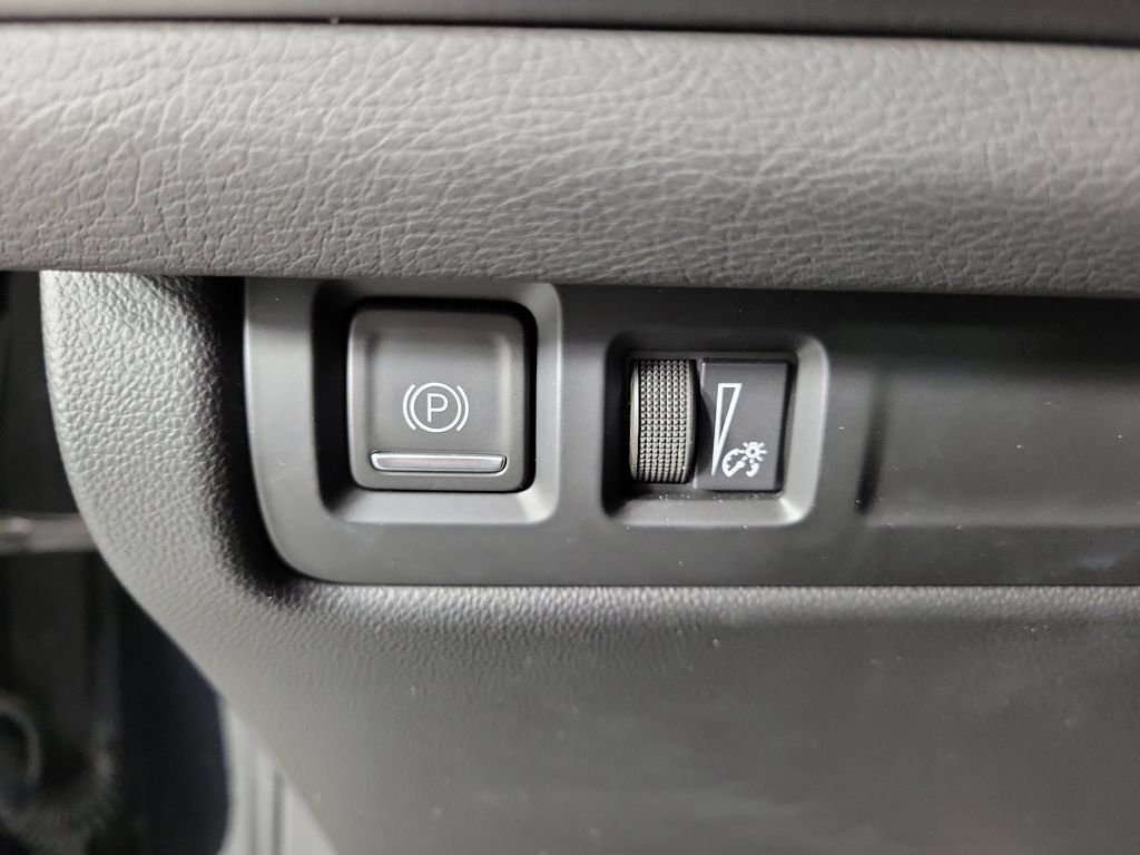 Certified 2024 Cadillac XT4 Premium Luxury AWD/4WD image 32