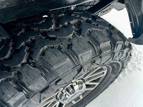 Used 2017 Ford F250 Lariat w/ Lariat Ultimate Package image 13