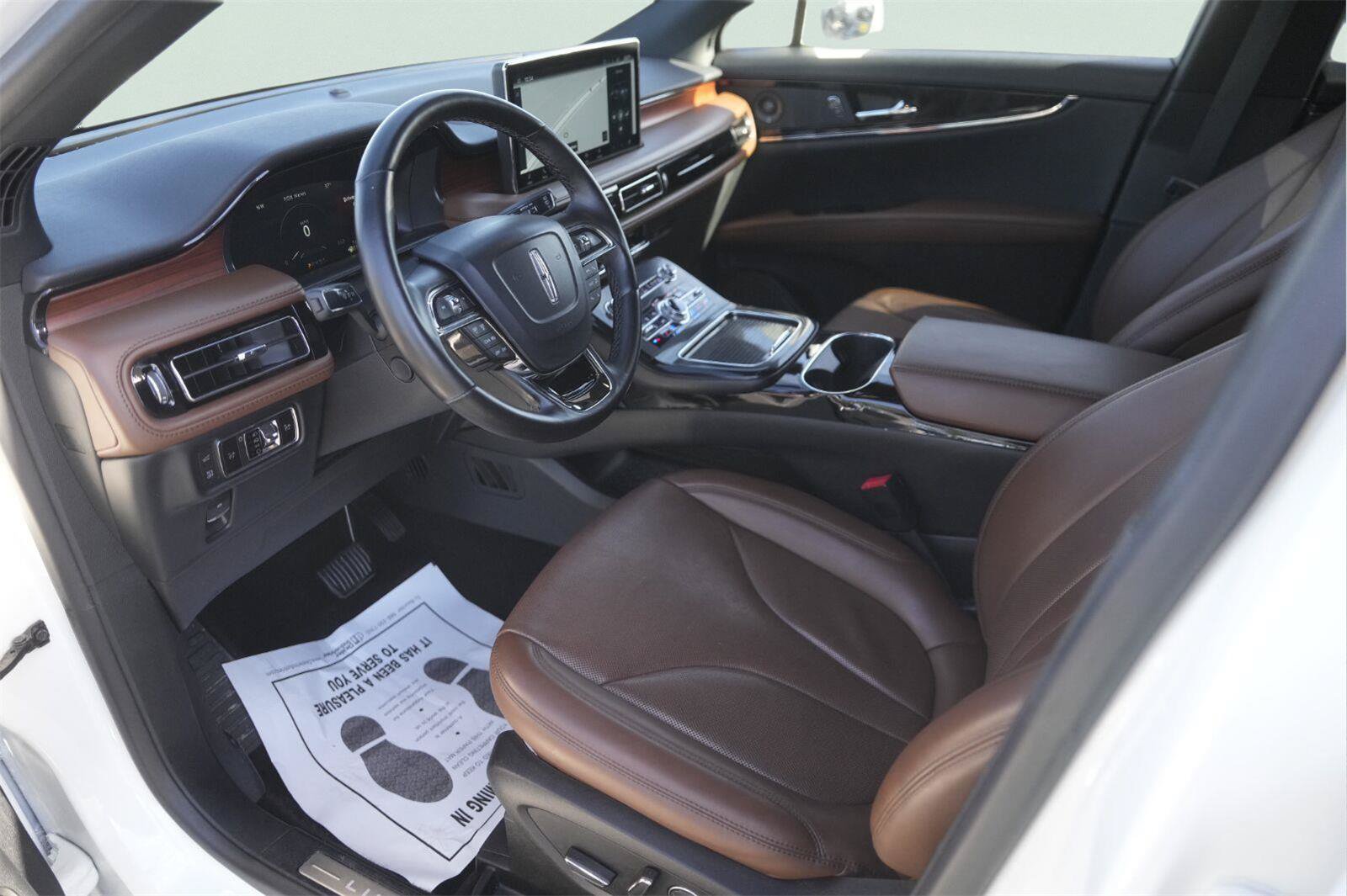 Used 2022 Lincoln Nautilus Reserve w/ Luxury Package FWD image 8