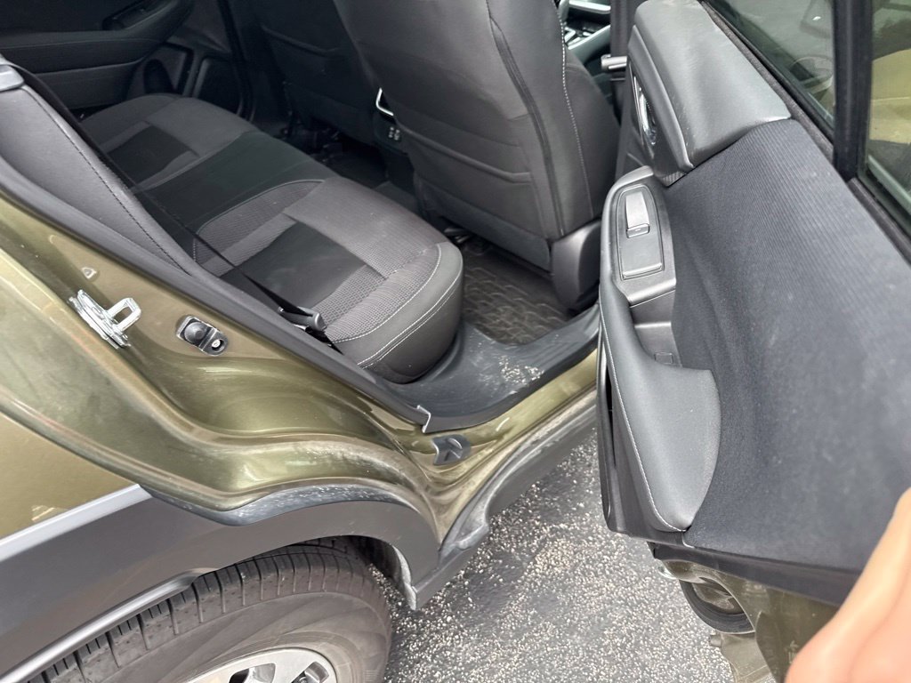 Used 2025 Subaru Outback Premium w/ Popular Package #1A AWD/4WD image 4