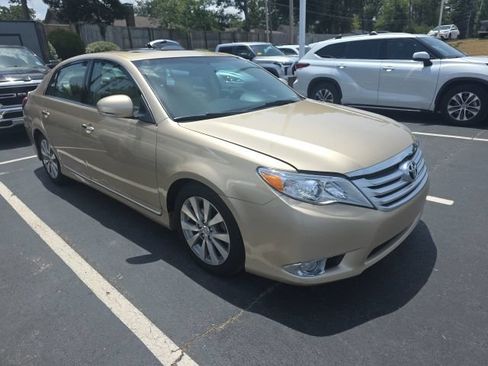 Used 2011 Toyota Avalon Limited FWD image 3
