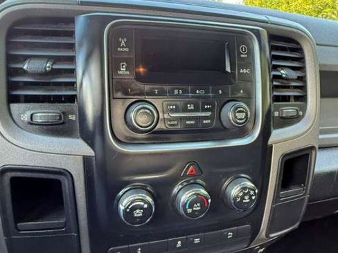 Used 2015 RAM 2500 Tradesman w/ Chrome Appearance Group AWD/4WD image 9