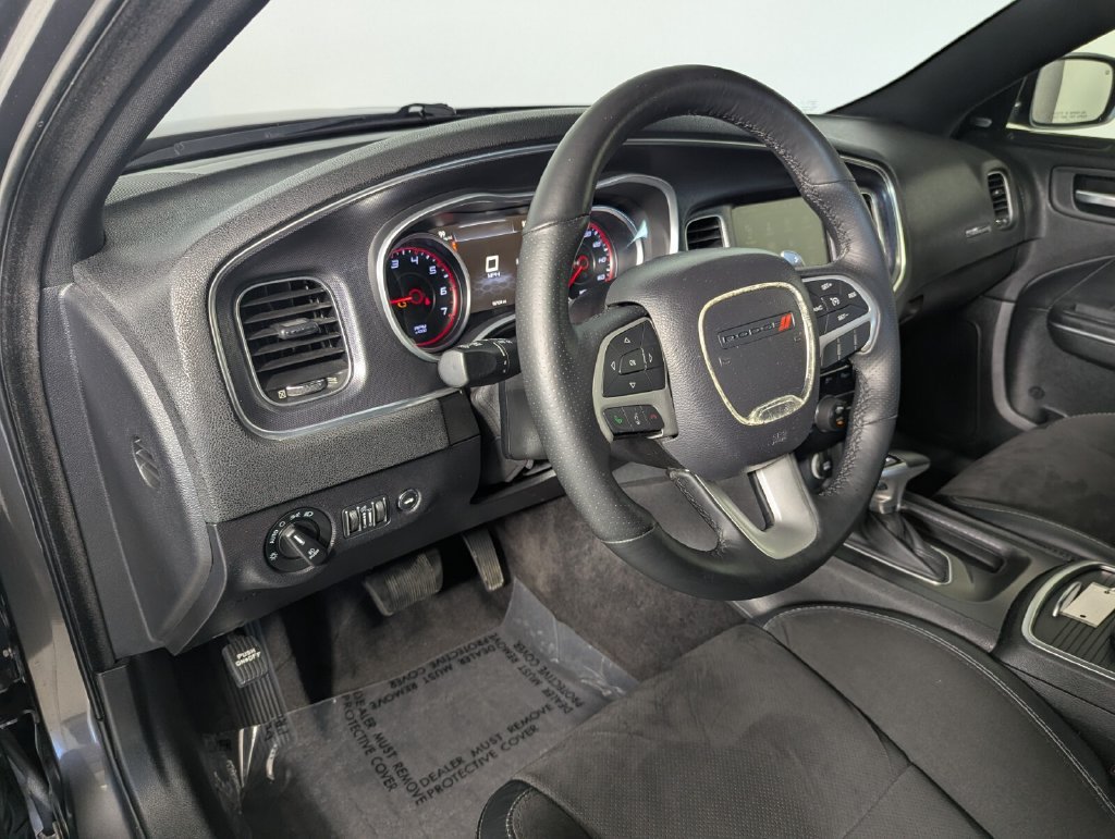 Used 2016 Dodge Charger R/T RWD image 10