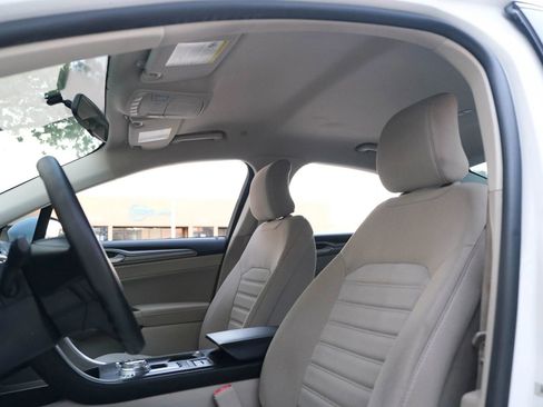 Used 2018 Ford Fusion SE image 20