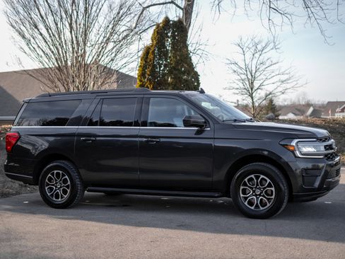 Used 2024 Ford Expedition Max XLT image 4