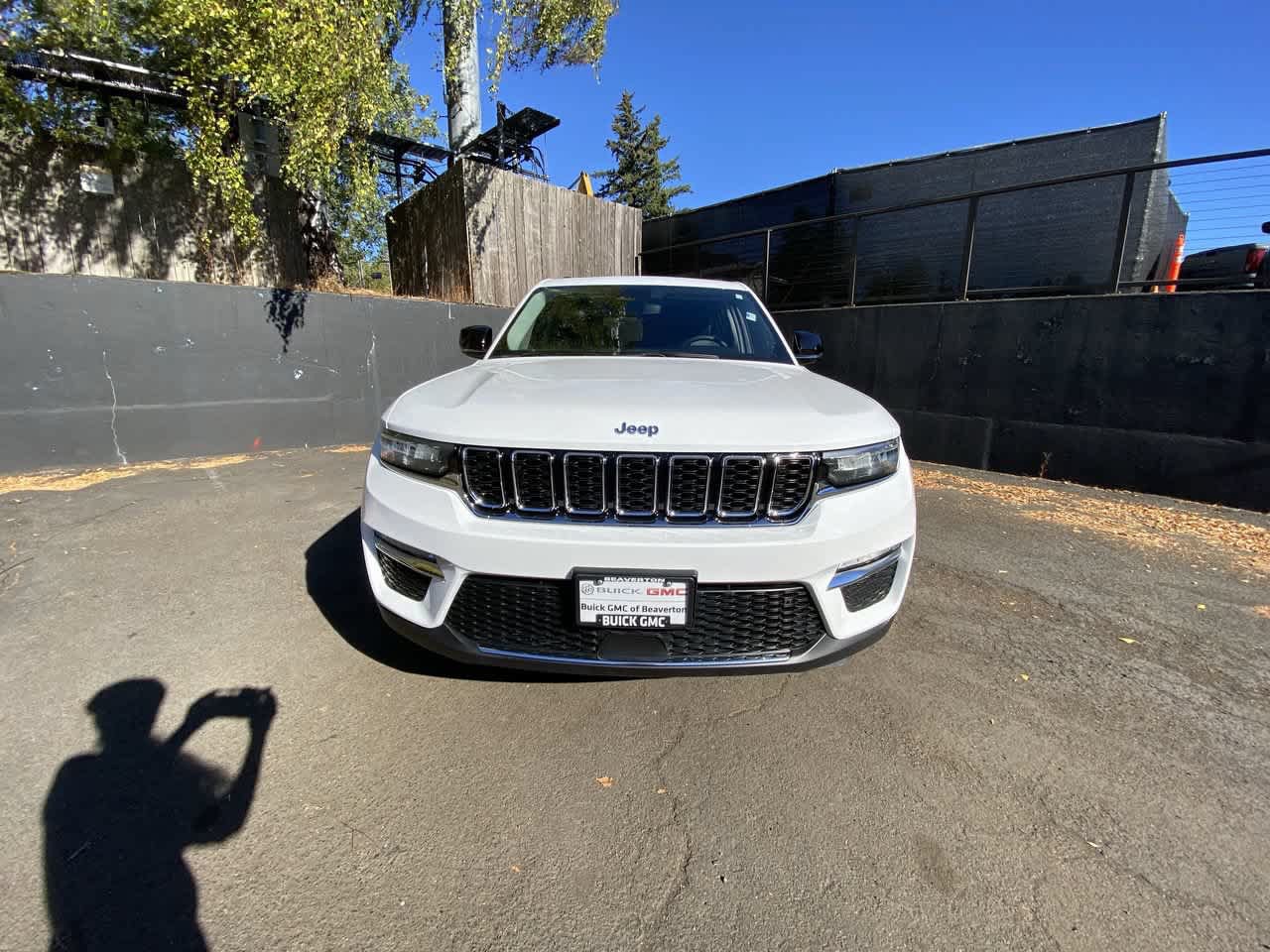 Used 2024 Jeep Grand Cherokee Limited 4xe AWD/4WD image 9
