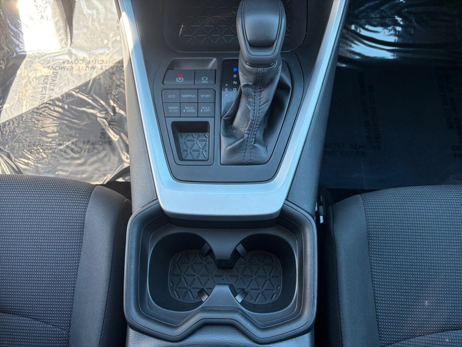 Used 2021 Toyota RAV4 LE w/ Carpet Mat Package (TMS) AWD/4WD image 22