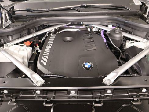 New 2026 BMW X5 xDrive40i w/ M Sport Package AWD/4WD image 21