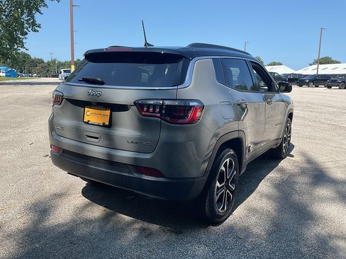 Used 2023 Jeep Compass Limited AWD/4WD image 5