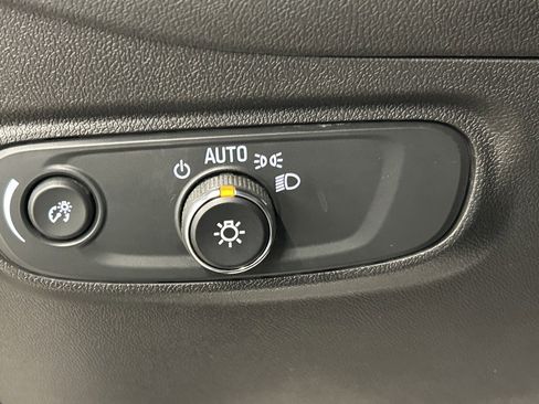 Used 2024 Chevrolet Equinox LS w/ LS Convenience Package image 21