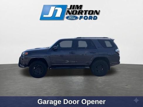 Used 2017 Toyota 4Runner TRD Off-Road Premium AWD/4WD image 6