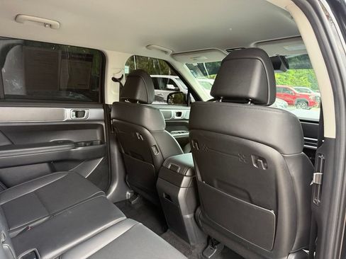 Used 2025 Hyundai Santa Fe SEL FWD image 36