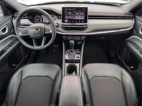 Used 2024 Jeep Compass Latitude w/ Convenience Group image 22