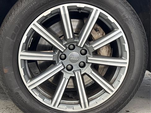 Used 2019 Audi Q7 3.0T Premium Plus image 32