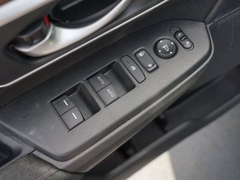 Used 2021 Honda CR-V EX image 16