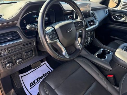 Used 2022 Chevrolet Tahoe Z71 w/ Z71 Off-Road Package AWD/4WD image 15