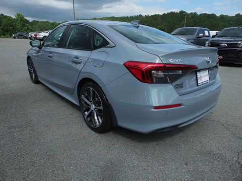 Used 2023 Honda Civic Touring image 5