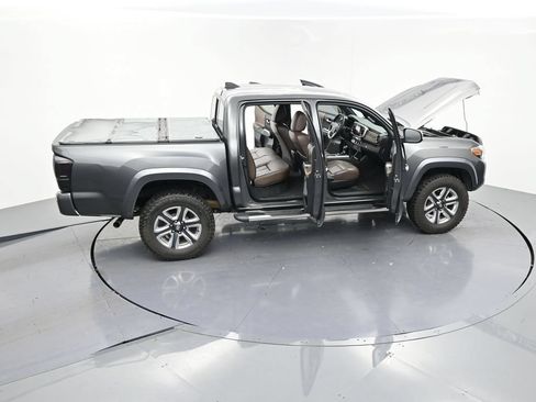 Used 2016 Toyota Tacoma Limited RWD image 26