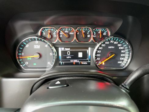 Used 2019 Chevrolet Suburban LT image 20