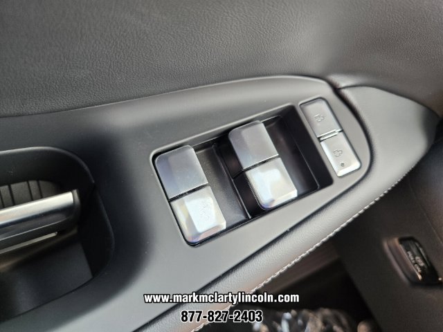 New 2027 Lincoln Navigator Premiere RWD image 24