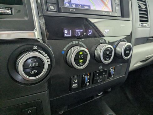 Used 2018 Toyota Sequoia Platinum image 21