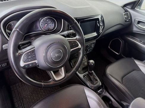 Used 2019 Jeep Compass Latitude AWD/4WD image 12