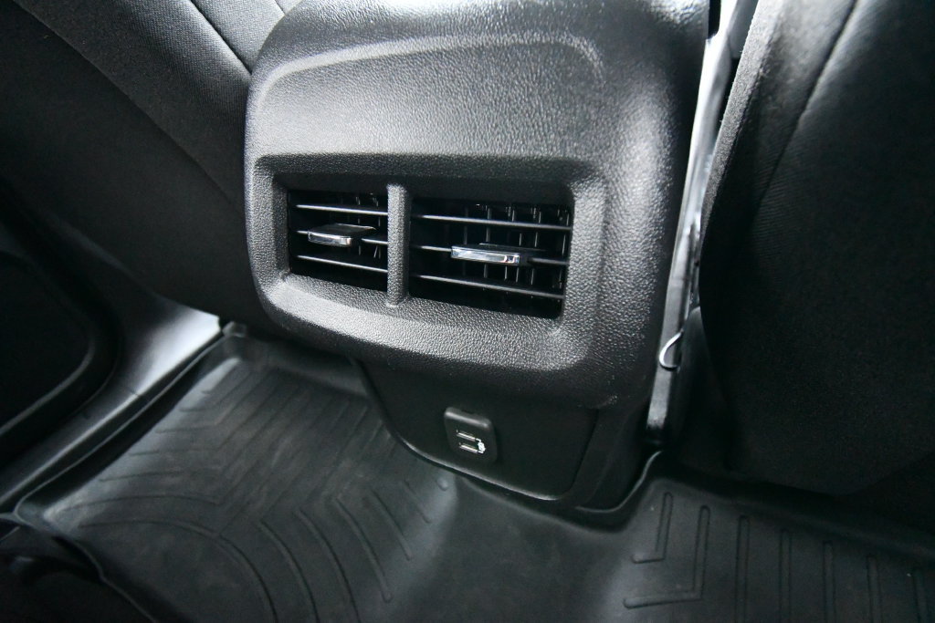 Used 2023 Chevrolet Equinox LT AWD/4WD image 18