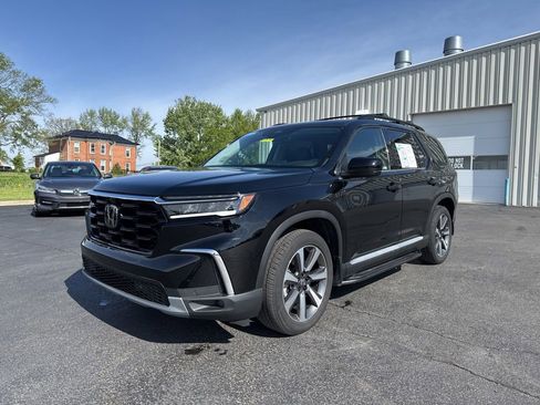 Certified 2025 Honda Pilot Elite image 3