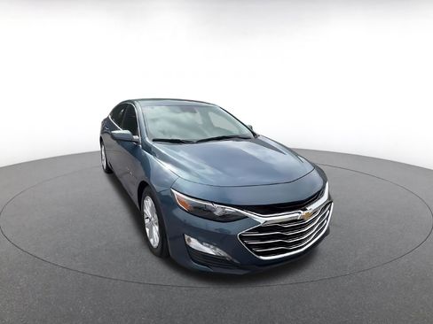 Used 2024 Chevrolet Malibu LT FWD image 3