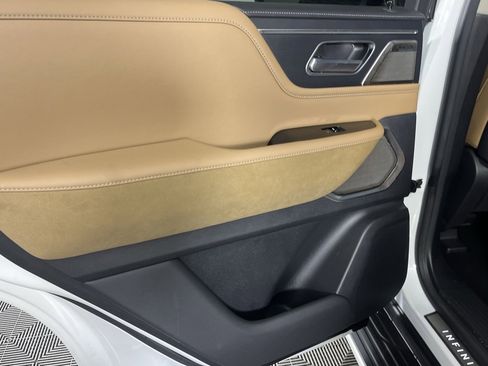 Used 2025 INFINITI QX80 Sensory image 27